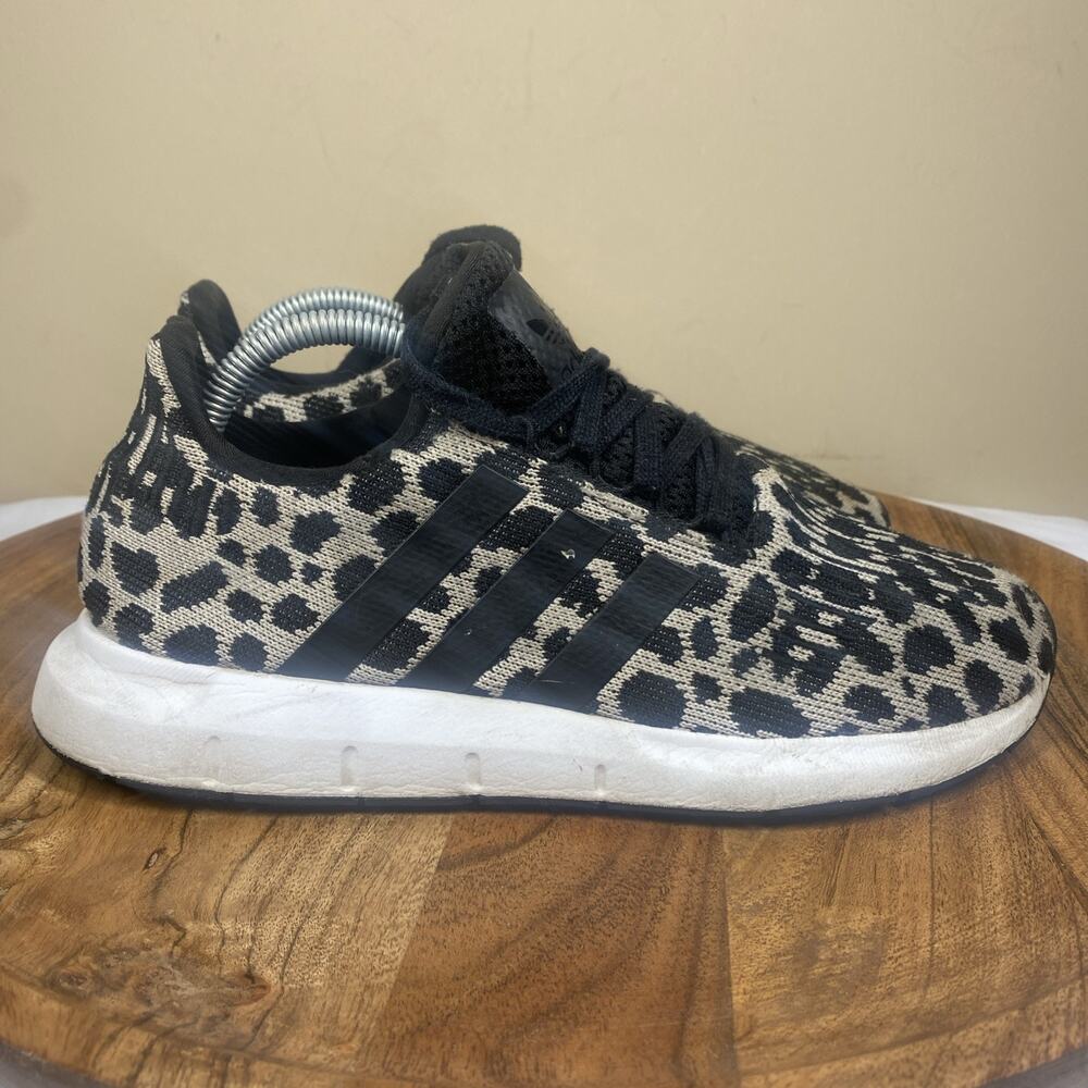 Adidas Swift Run‎ Leopard Print Womens Animal Print Size 6.5 Shoes